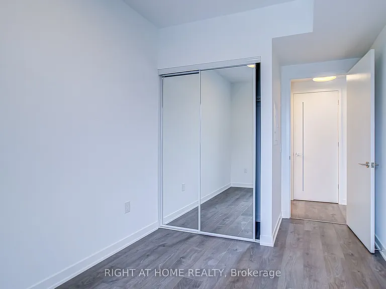10 Oak St #907 — Photo 11