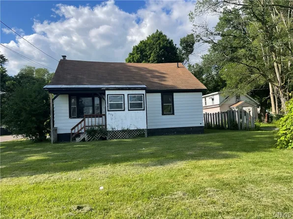 332 Garden City Dr, Syracuse, NY 13211