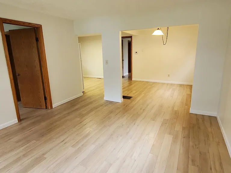 710 S Sheridan St — Photo 3