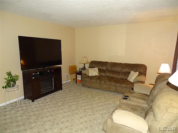 5th image of 1886 Oakwood Ave