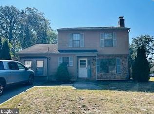 3 Long Bow Dr, Sewell, NJ 08080
