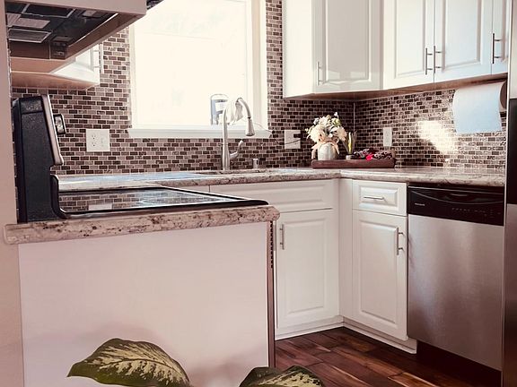 3rd image of 19770 Kingswood Ln
