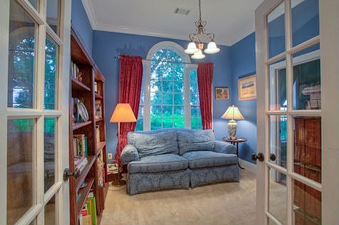 5th image of 166 Royal Dr