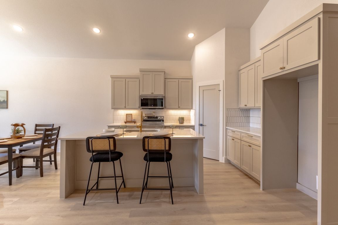 next background image