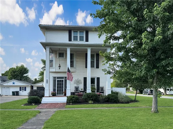 106 E Adams Ave, Casey, IL 62420