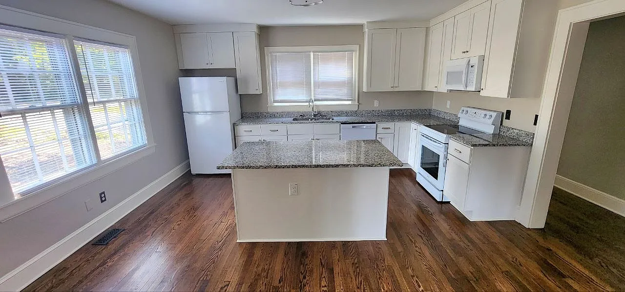 402 West Academy Street - 1 — Photo 4