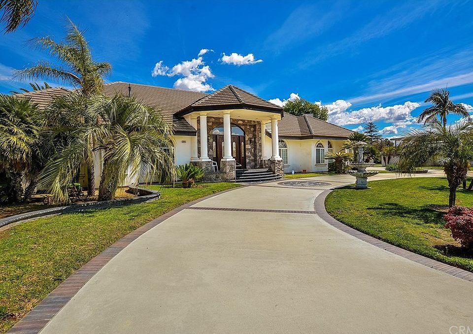 1st image of 12815 La Brida Ave