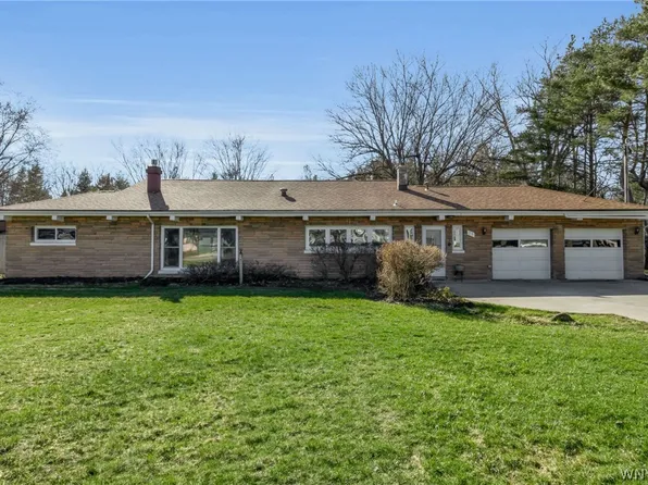 79 Bielak Rd, Orchard Park, NY 14127