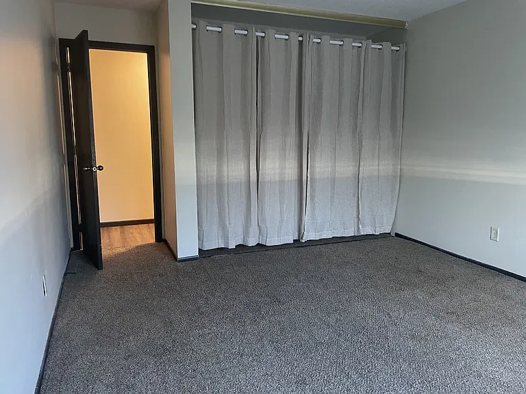 Pinecrest Apartments — Photo 4