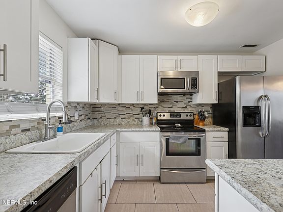 3rd image of 6050 GLENN ROSE Drive