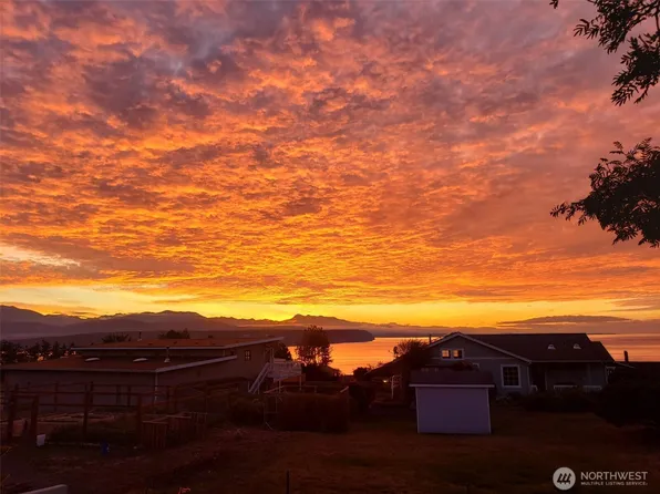 200 N Rhododendron Drive, Port Townsend, WA 98368