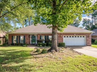 9 Saint Croix Dr, Maumelle, AR 72113