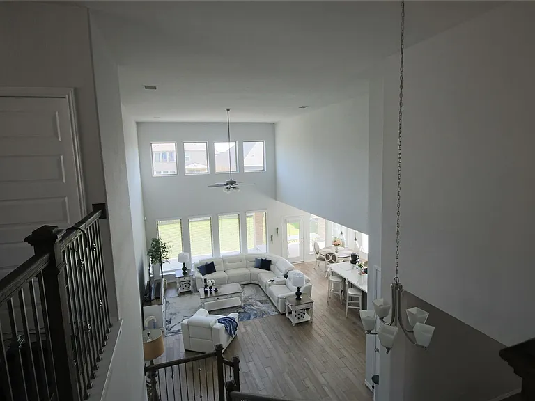 24727 Tanoureen Dr — Photo 33