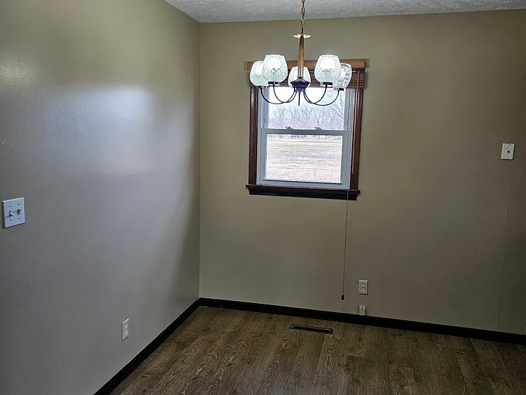 1310 W Dakota St — Photo 13