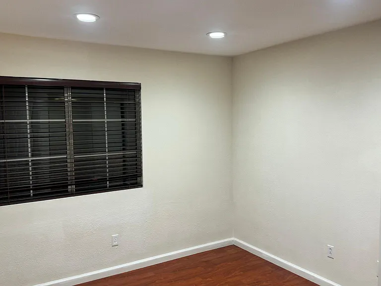 162 Millwater Ct — Photo 32