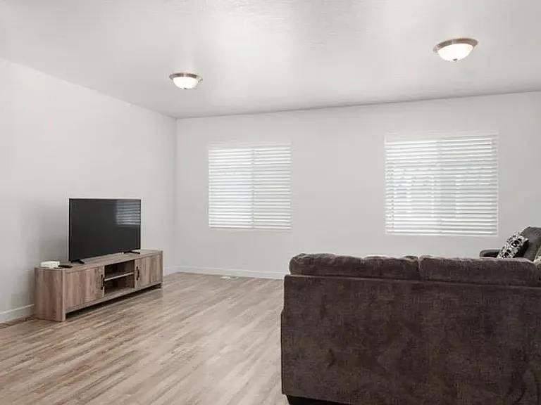 1456 S 615 W — Photo 9