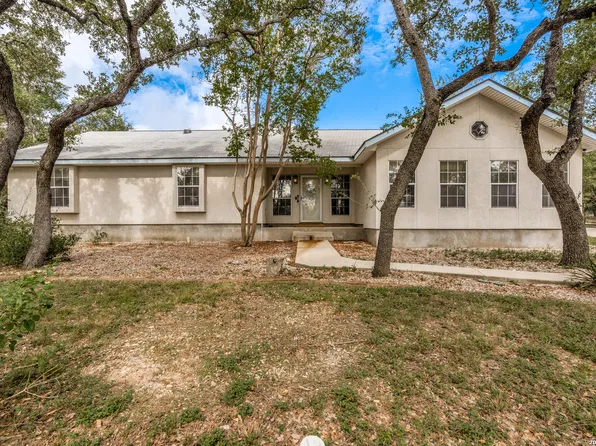 845 Gallagher Dr, Canyon Lake, TX 78133