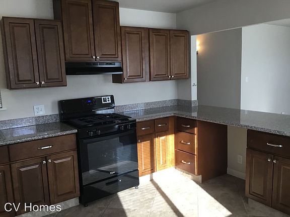4th image of 27389 Stanford Ave