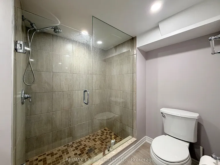 130 Laurendale Ave — Photo 21