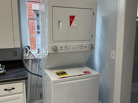 3rd image of 2532 College St #2