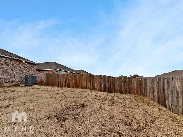 2923 Russell Rd — Photo 20