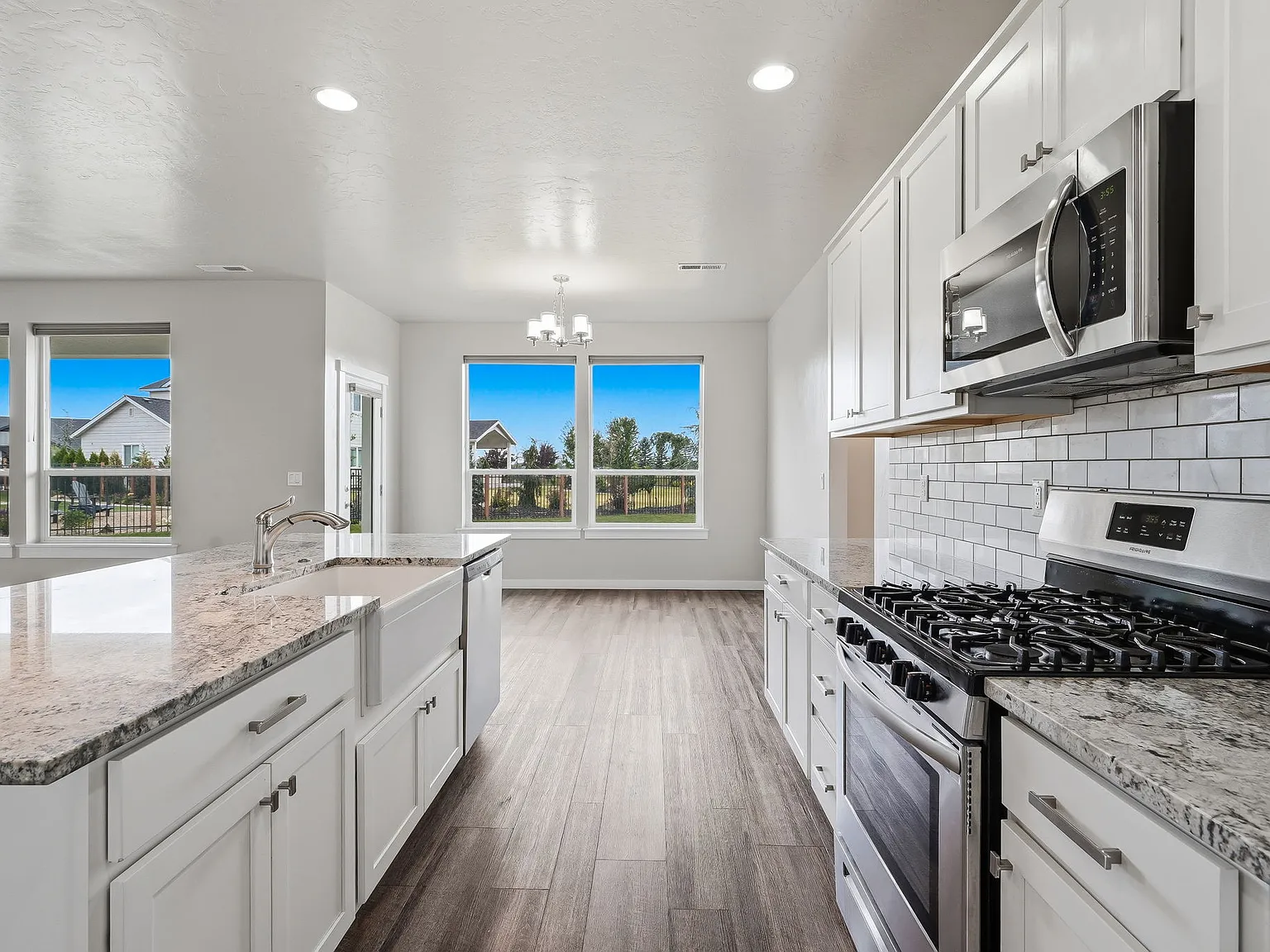 5 bed, 2317 sqft, $3,295 — Photo 3