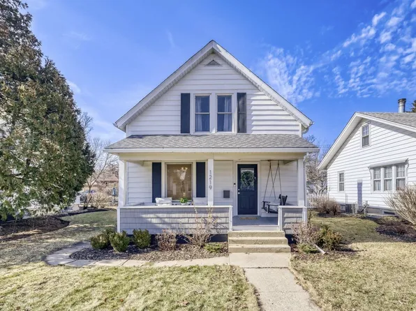 1219 Elm St, St Charles, IL 60174