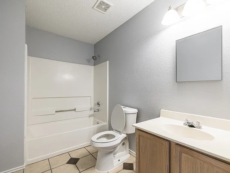 1240 Dexford Dr — Photo 18