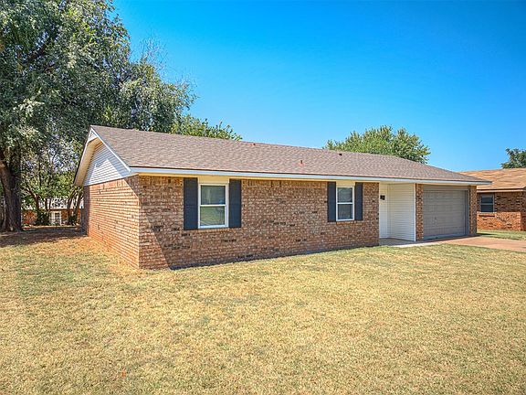 2nd image of 1009 Shady Creek Cir