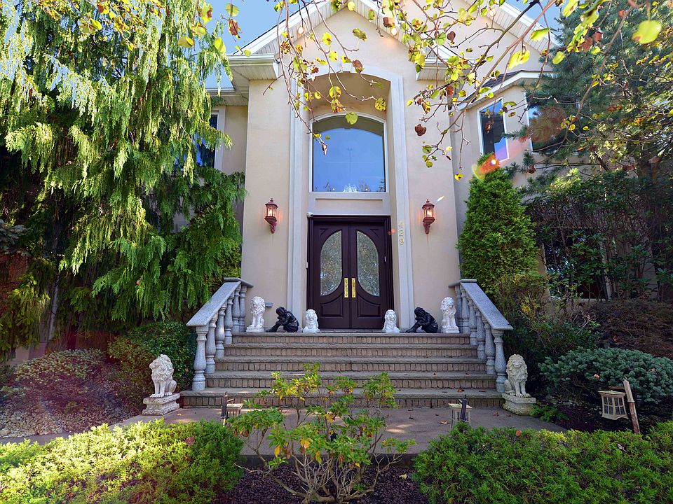 1st image of 429 Bertram Ave