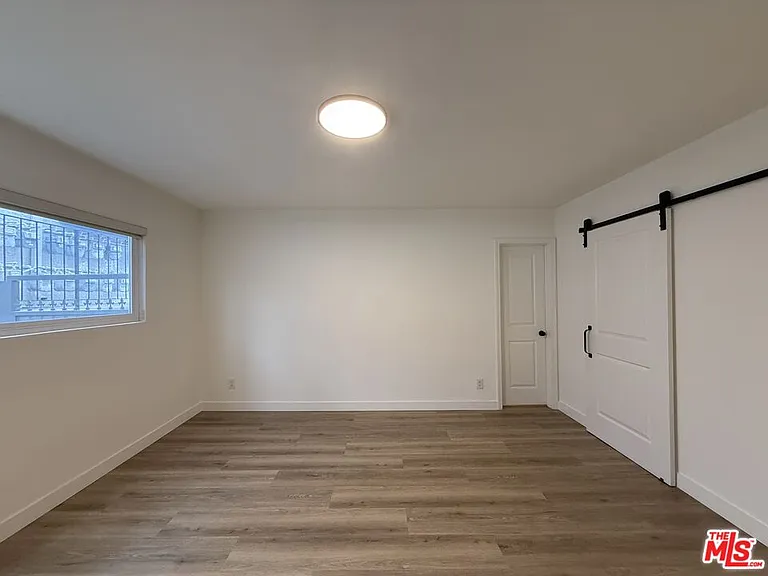 314 S Clark Dr #2 — Photo 33