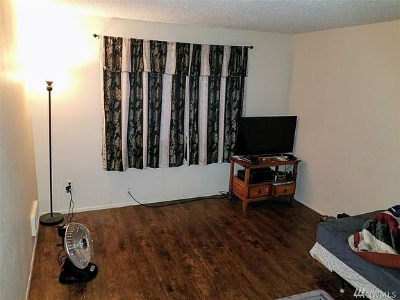 4th image of 3326 Chandler St