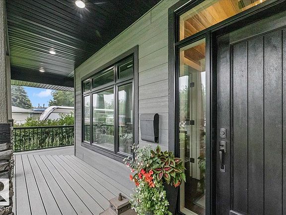 3rd image of 276 Paquin St