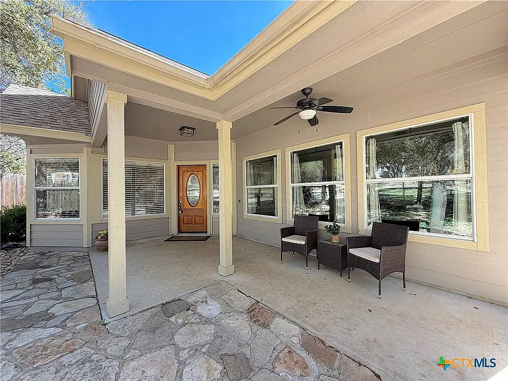 4 bed, 1635 sqft, $2,860 — Photo 2