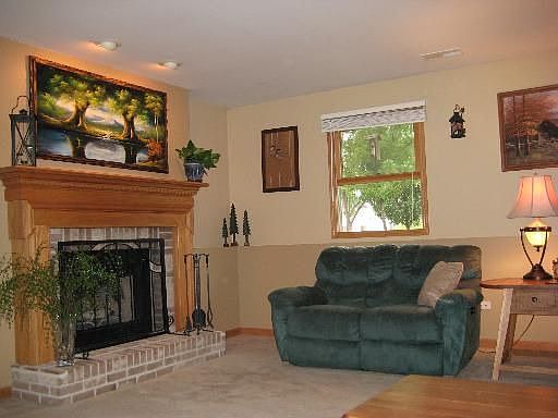 3rd image of 1712 Great Falls Dr