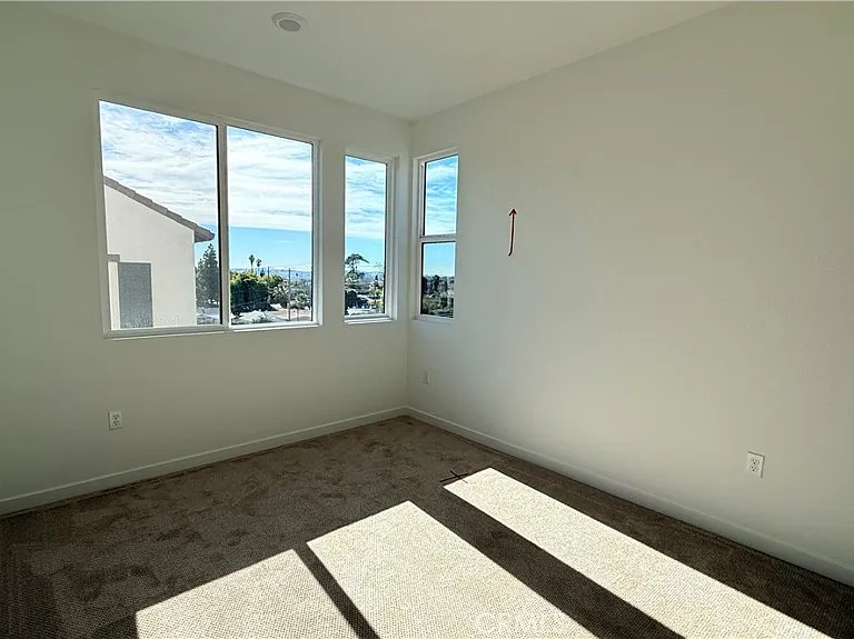 1090 Foothill Blvd #1090 — Photo 2