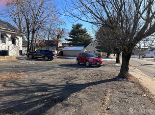 636 King Georges Rd, Fords, NJ 08863