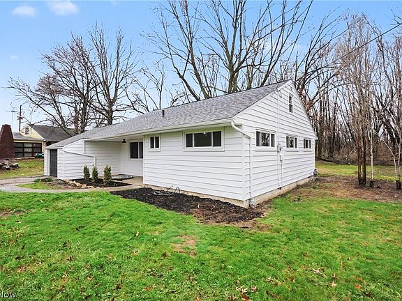 3rd image of 6321 Barton Rd