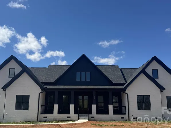 254 Triple Ponds Ct, Clover, SC 29710