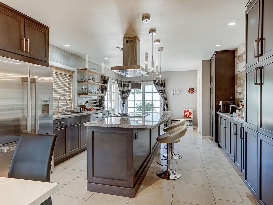 10240 N 77th St-21