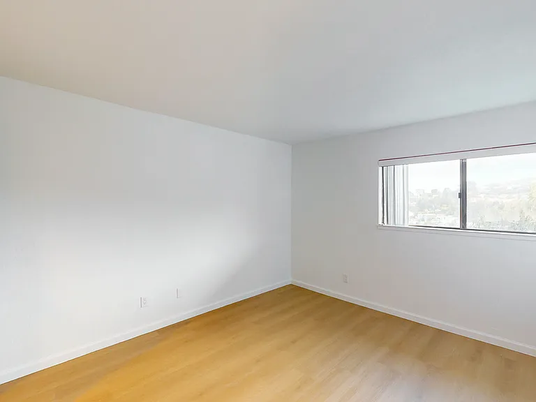 2033 Castro St #11A — Photo 8