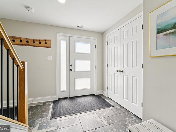 5th image of 10449 Kardwright Ct