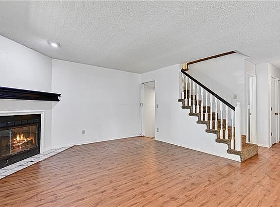 4th image of 13330 Walnut St