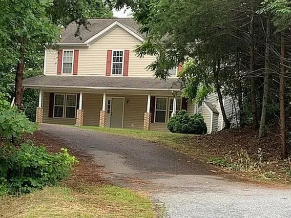 907 Gleason St, Arden, NC 28704