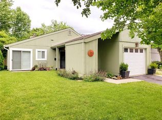 825 Crossbridge Ct, Avon, IN 46123