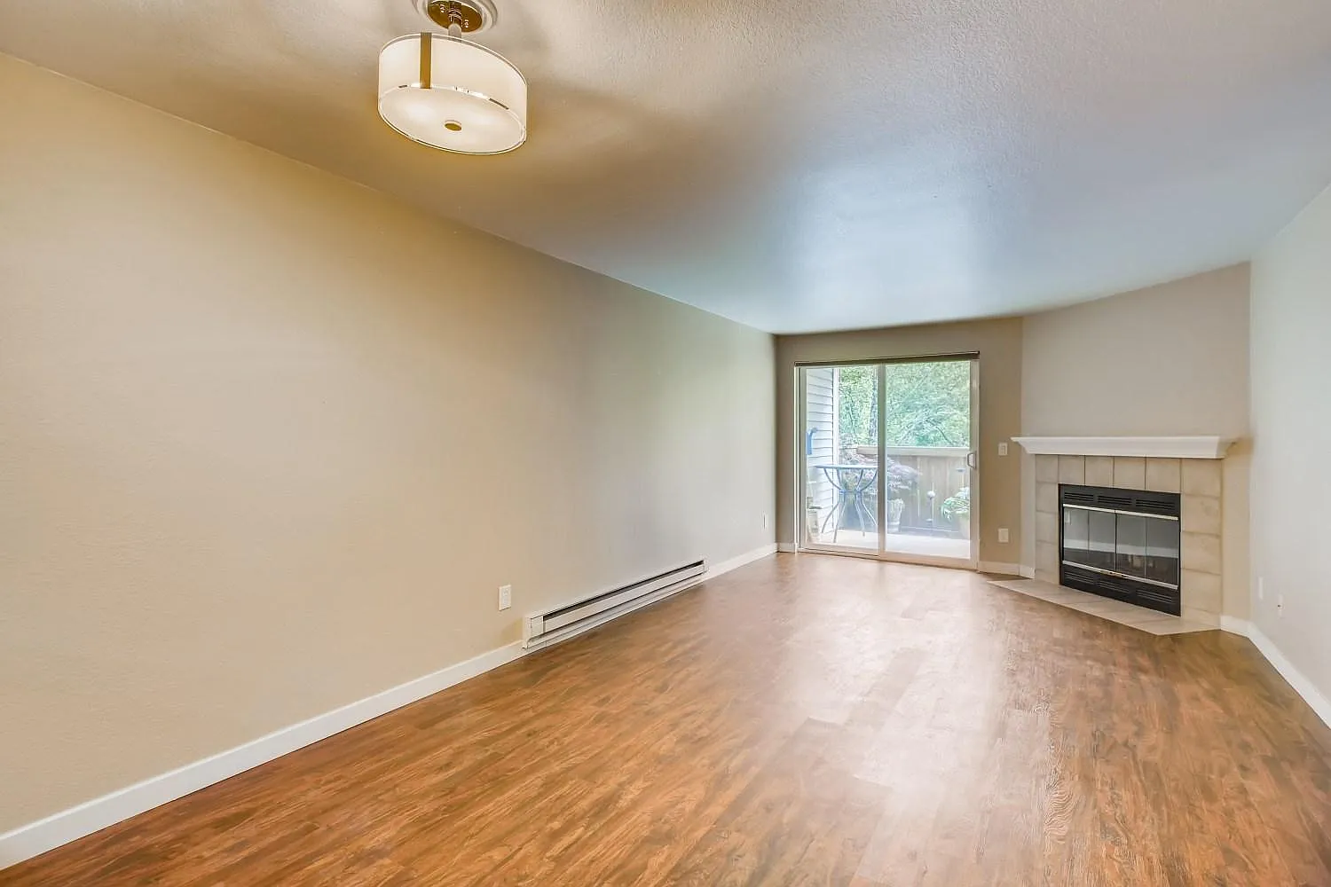 2 bed, 856 sqft, $2,600 — Photo 1