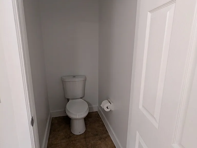 105 Terry Ave N — Photo 9