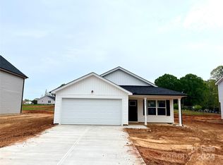 703 3rd St SE, Conover, NC 28613