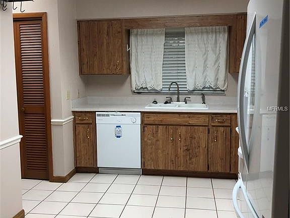 4th image of 4409 Selkirk Ln W