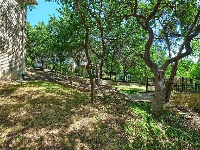 9909 Pickfair Dr — Photo 21